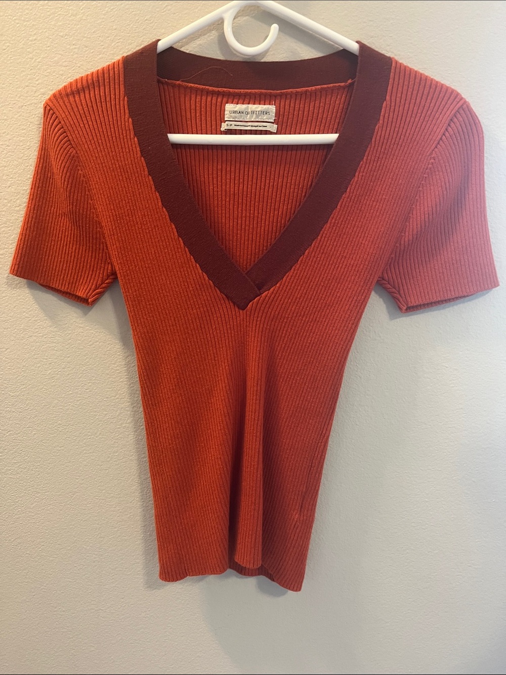 Urban Outfitters Orange Ribbed V-Neck Short Sleeve Top with Dark Trim